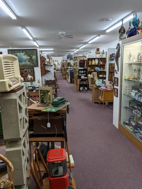 Dakota Plains Antiques & Collectibles, Inc.