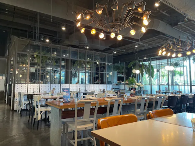 Greyhound Cafe - Mega Bangna