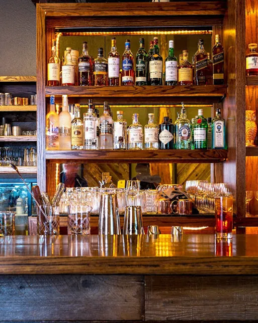 Hardwood Bar & Smokery