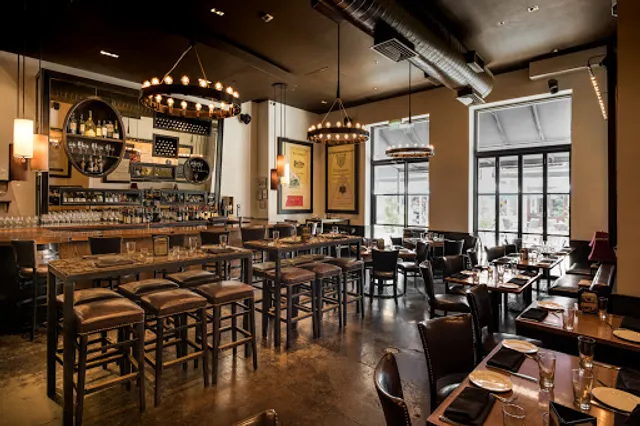 CRÚ Food & Wine Bar (The Shops at Clearfork - Fort Worth)