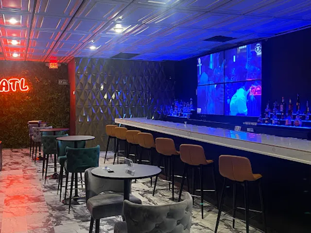 GOLDEN LOUNGE 2 Restaurant & Lounge