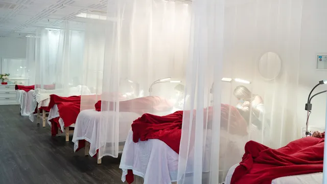 MALLYNA Lash & Brow Lounge