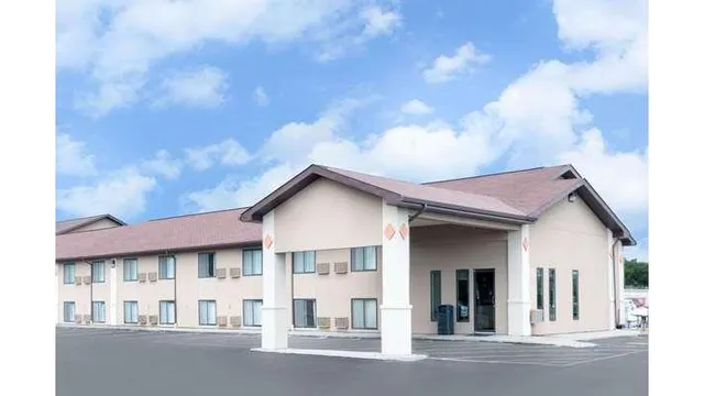 Super 8 by Wyndham Huron