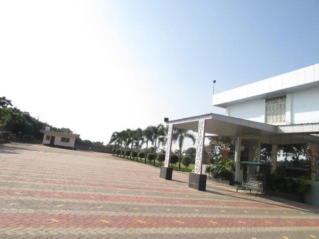 Hotel Celebration green