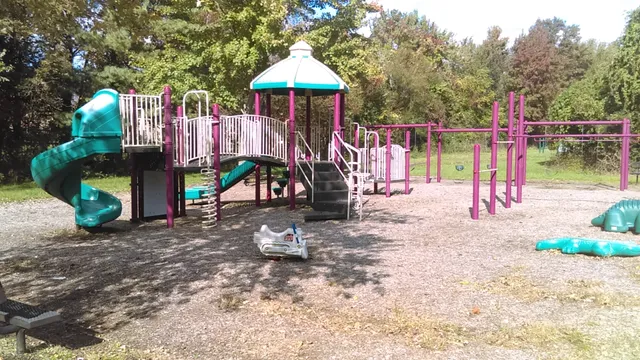 Lewis Memorial Park (fka Point of Woods Park)