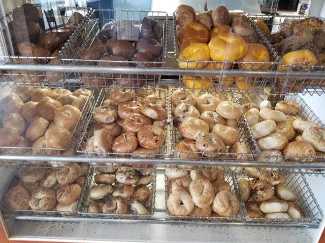 Chamo's Bagel & Grill