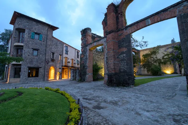 Villa Toscana Lofts & Suites