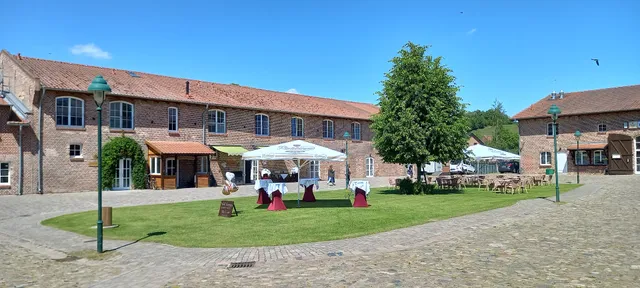 Landhof Liepe - EFJ gGmbH Service and care