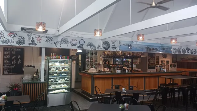 Boulders Bar, Bistro & Cafe - Hampden