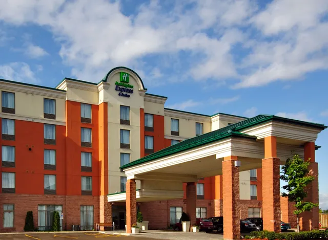 Holiday Inn Express & Suites Brampton by IHG