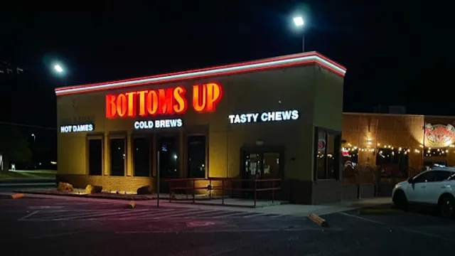 Bottoms Up Bar & Grill