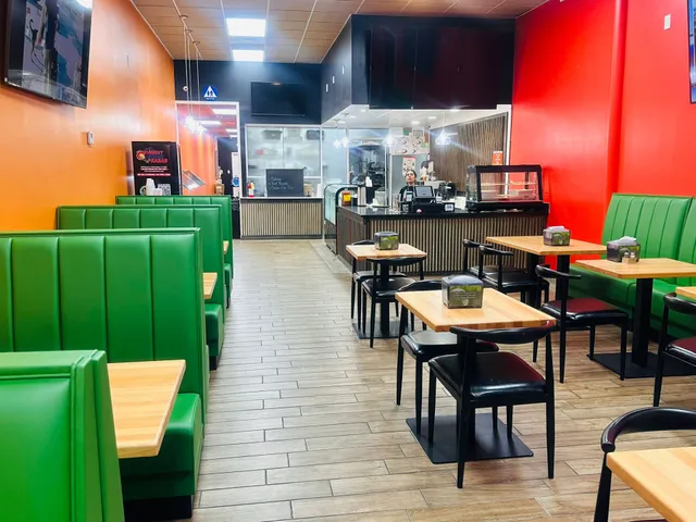 Everest Momo & Kabab