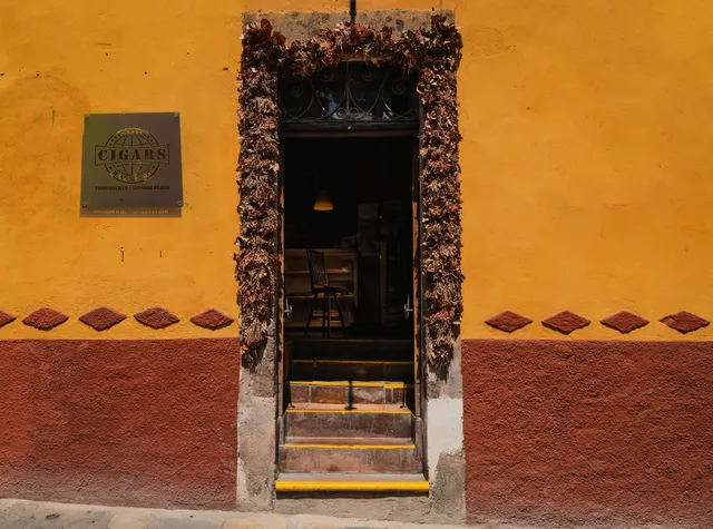 International House of Cigars (Havana Cigar)