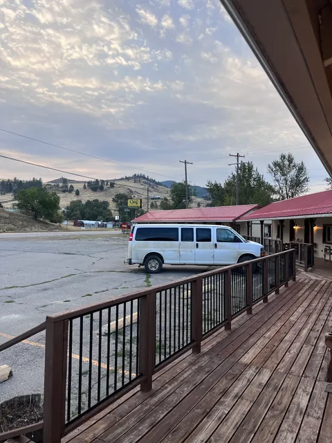 Glacier Crossroads Lodging