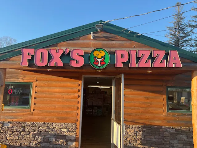 Fox's Pizza Den