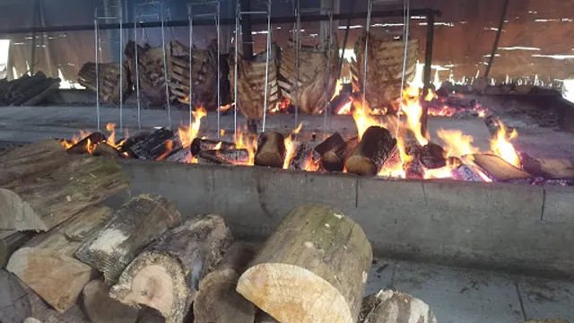 Sítio Rio Pequeno - Costela Fogo de Chão Caminho do Vinho