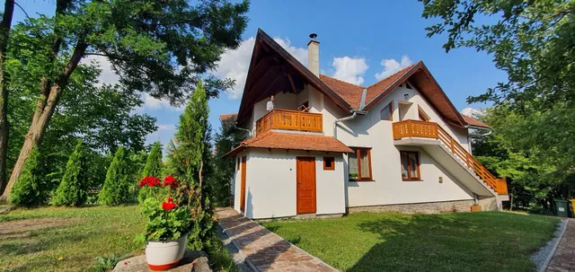 Blackbird Lake House