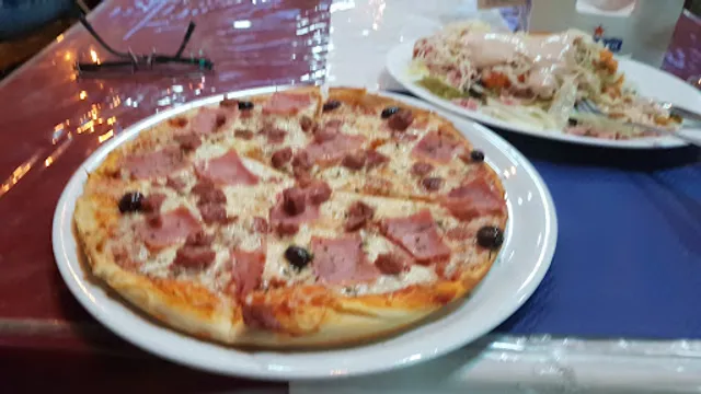 Pizzeria bocateria la cabaña