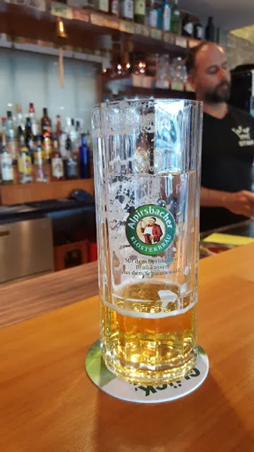 Queen's Pub & Bistro