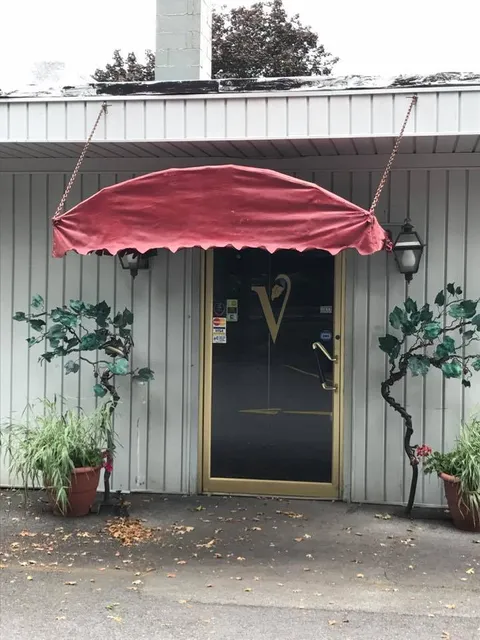 Bob & Ruth's Vineyard Restaurant