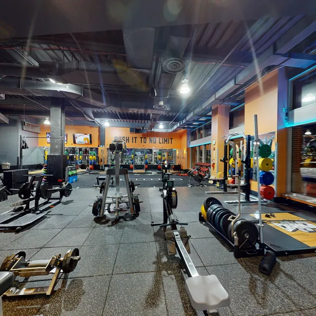 Crunch Fitness - Hoboken