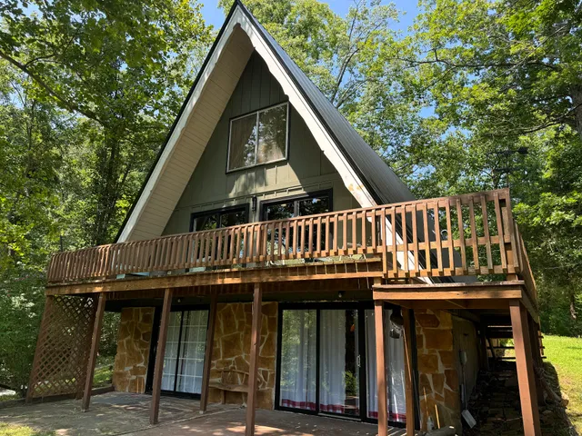 Margie B’s Lake Lodge