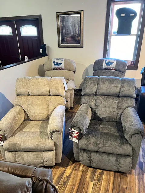 Delano's Furniture and Mattress