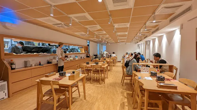 嵐山熟成牛かつ專売-西區健行店 炸牛排 浮誇丼飯 漢堡排專賣店 旁有收費停車場 《浮誇系大布丁請於營業時間來電預訂》