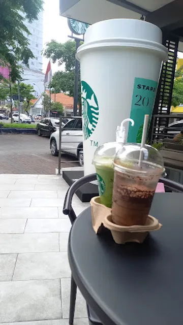 Starbucks - Gubeng