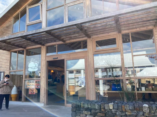 ファームサーカス・マーケット（道の駅神戸フルーツ・フラワーパーク大沢）