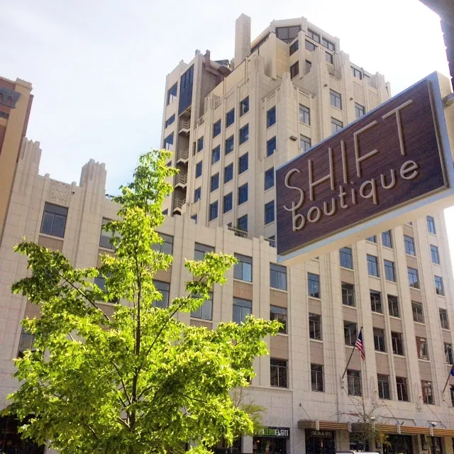 SHIFT boutique