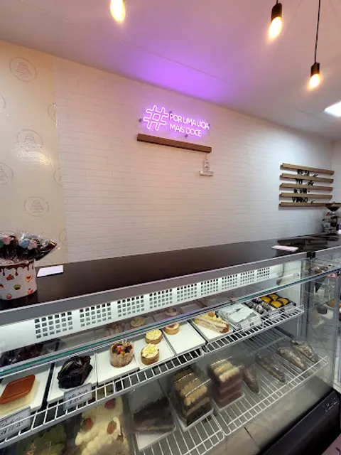 Aline Confeitaria - Bolos e Doces