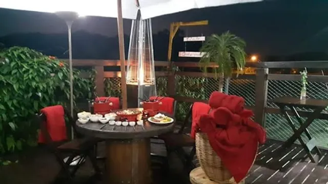Estação Containner - Tradicional Em Sequencia De Fondue