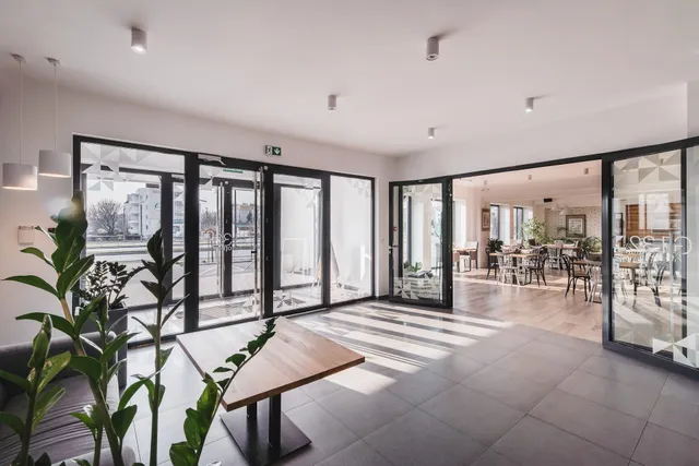 G132 Office & Restaurant