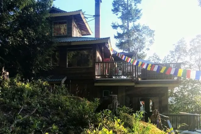 Cliff Pagoda B&B