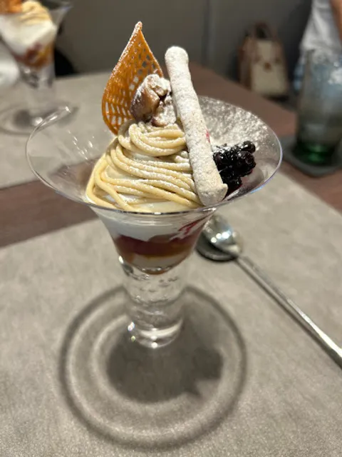 アッシュ cuisine francaise H