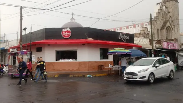 Lonchería Lisboa Fresno