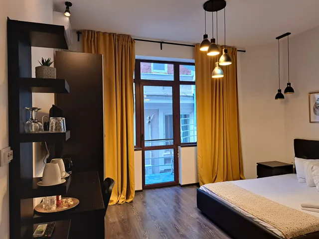 CHÂTEAU: Upscale Suites in Bucharest's Historical Center!