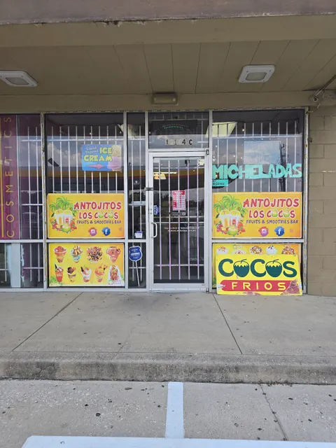 Antojitos Los Cocos Fruit & Smoothies Bar