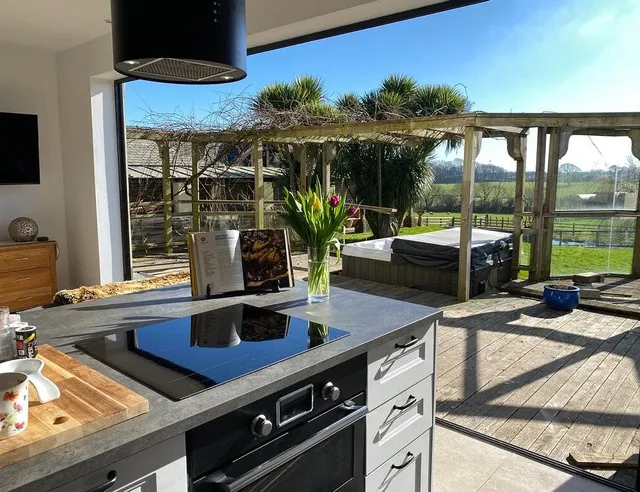 Deer View Lodge & Deer View Villas