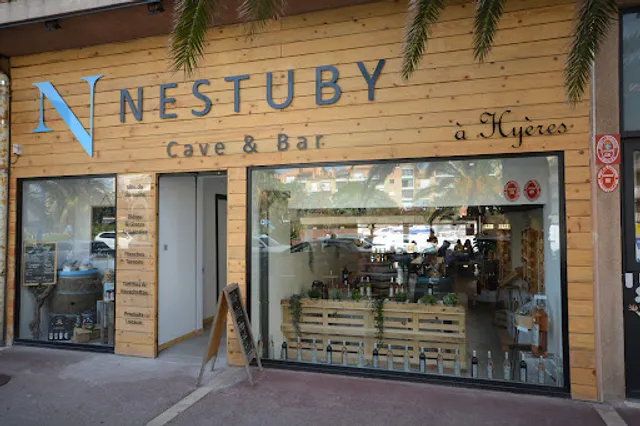 Nestuby Cave & Bar à Hyères