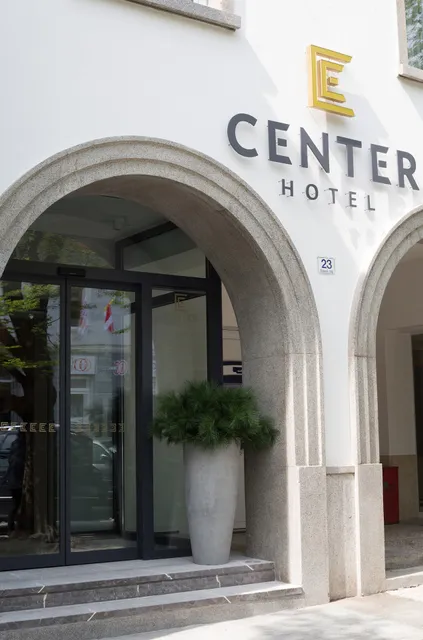 HOTEL CENTER