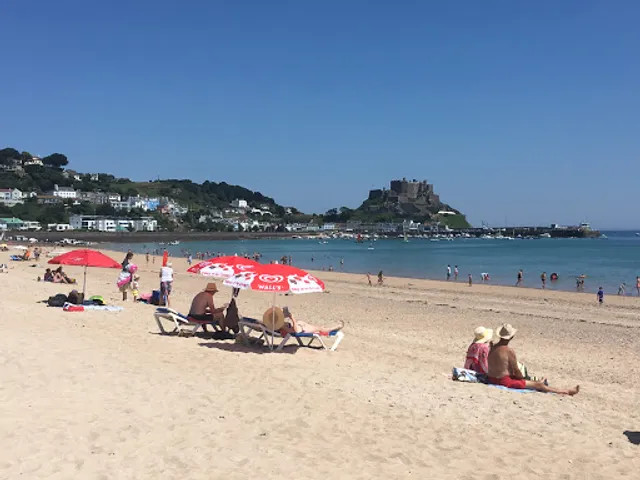 Beach Cafe Jersey (The Hungry Whale)