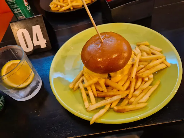 Family Street Burger