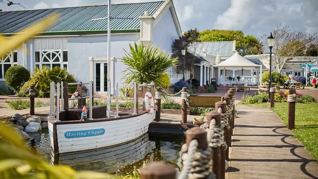 Warner Hotels - Lakeside