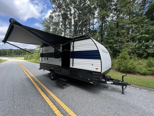 Lightnin RV Rentals and Sales