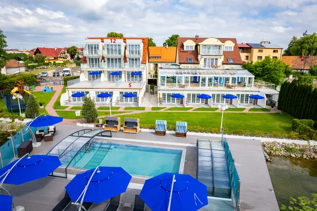 Villa LeLux hotel"s Mikołajki, Pokoje, wyjątkowe miejsce z Basenem nad samym jeziorem.