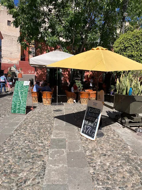 El Cerro De Las Ranas