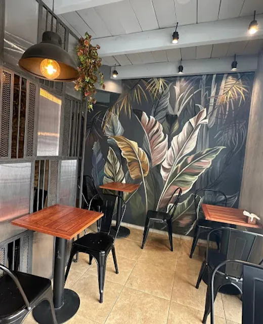 El Calafate Panaderia Y Cafeteria