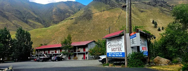 Riverview Motel